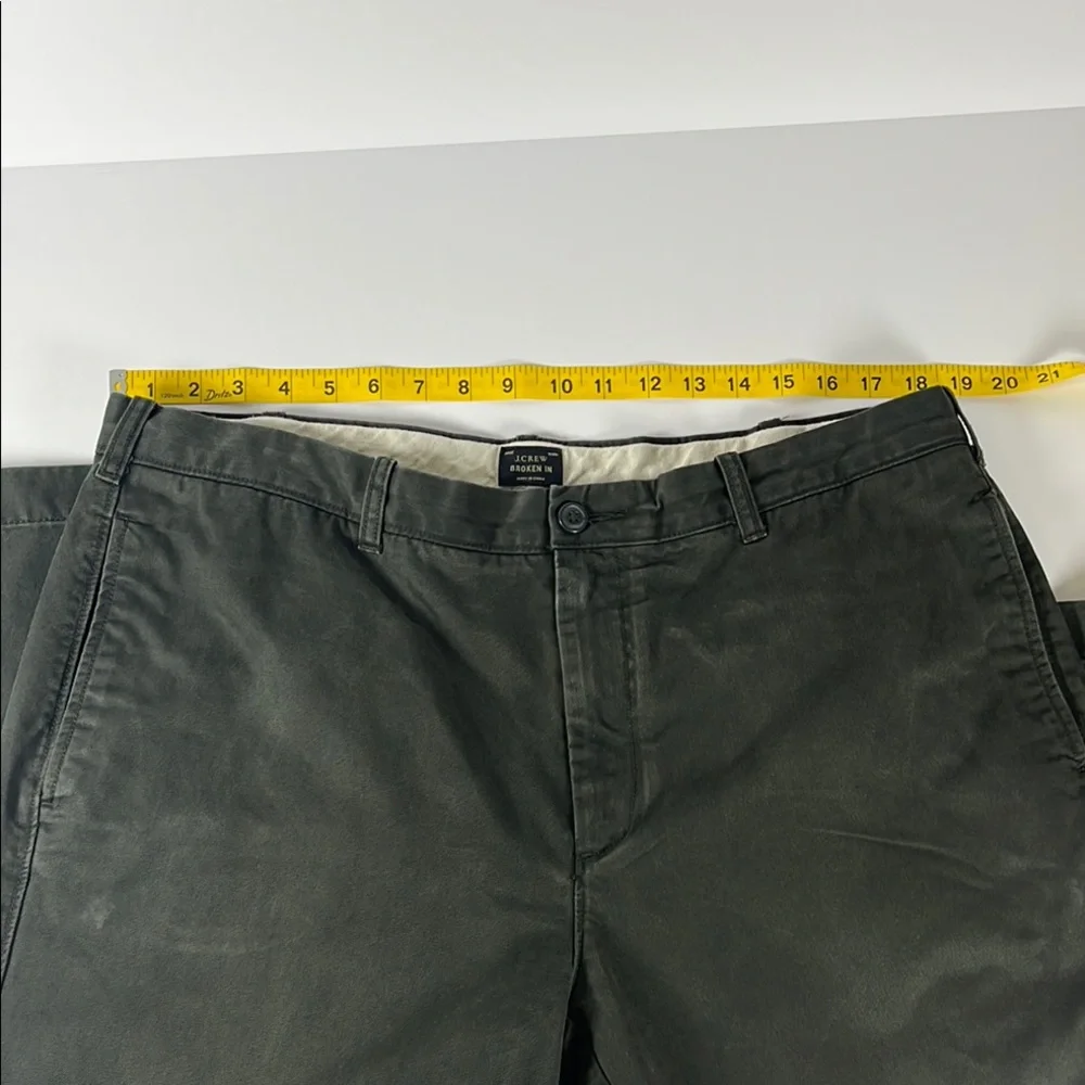 J. Crew Broken In Men's Dark Gray Flat Front Khaki Pants. Sz 38x32